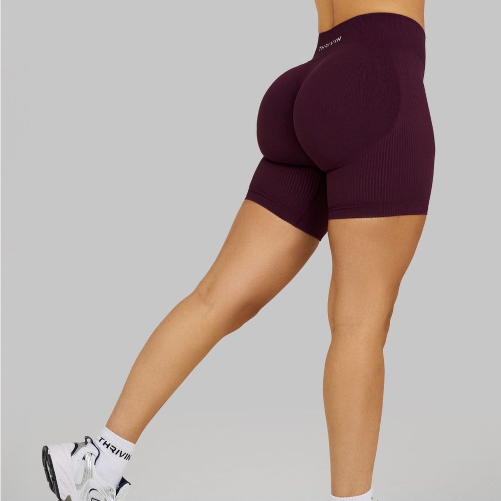 Thrivin Ribbed High-Waist Athletic Shaping Shorts in Navy & Burgundy (2-Pack) - Picture 4 of 6